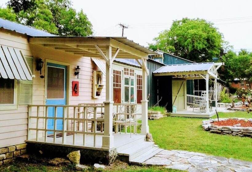 فندق The Baines House Inn