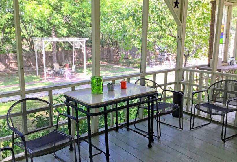 فندق The Baines House Inn