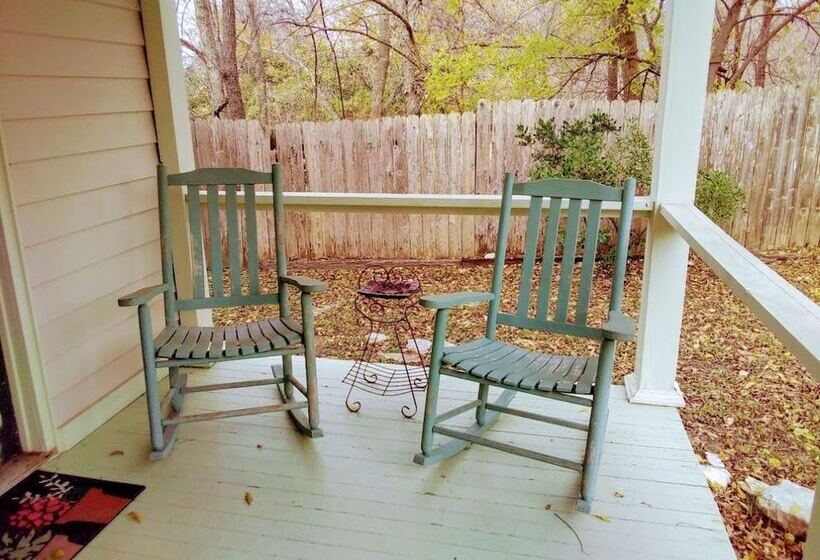 فندق The Baines House Inn