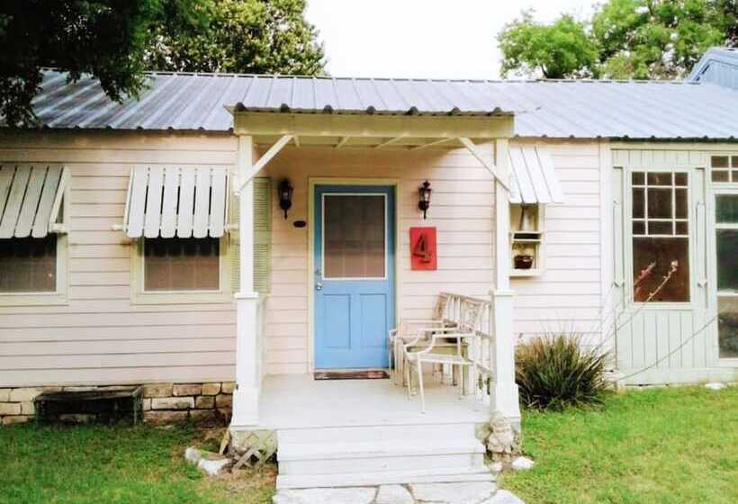 فندق The Baines House Inn