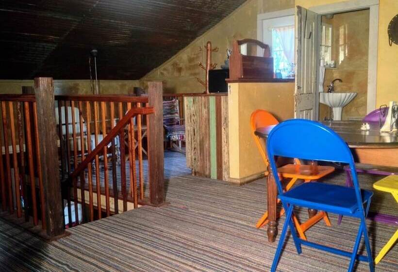 فندق The Baines House Inn