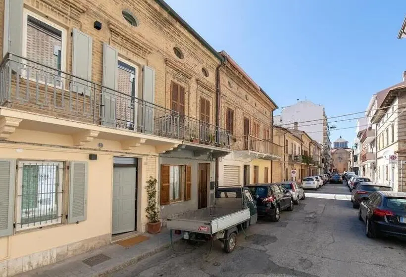 پانسیون Pola Rooms   Guesthouse