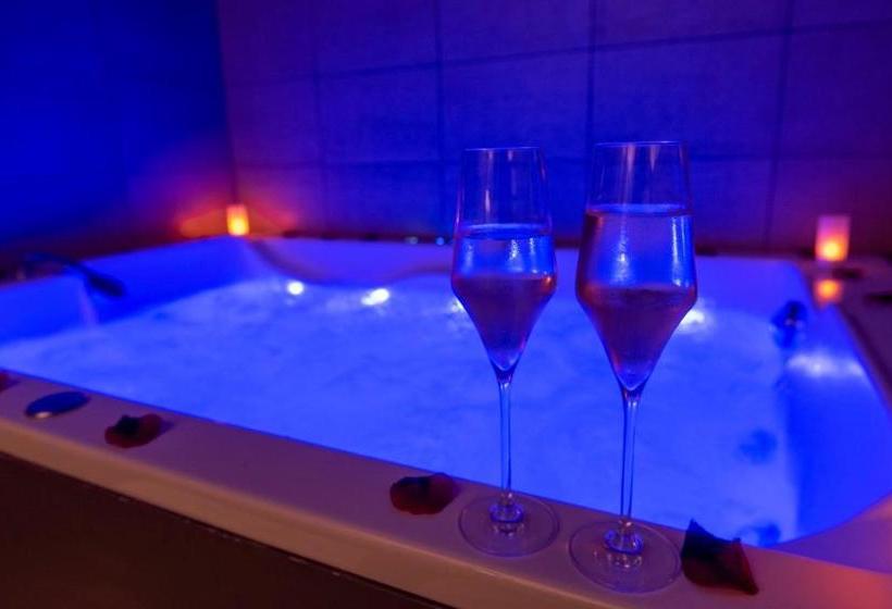 هتل La Parenthèse Envoutée