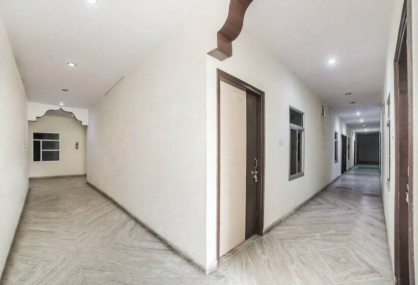 فندق Dhruv Restaurants & Bar