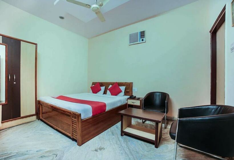 فندق Dhruv Restaurants & Bar