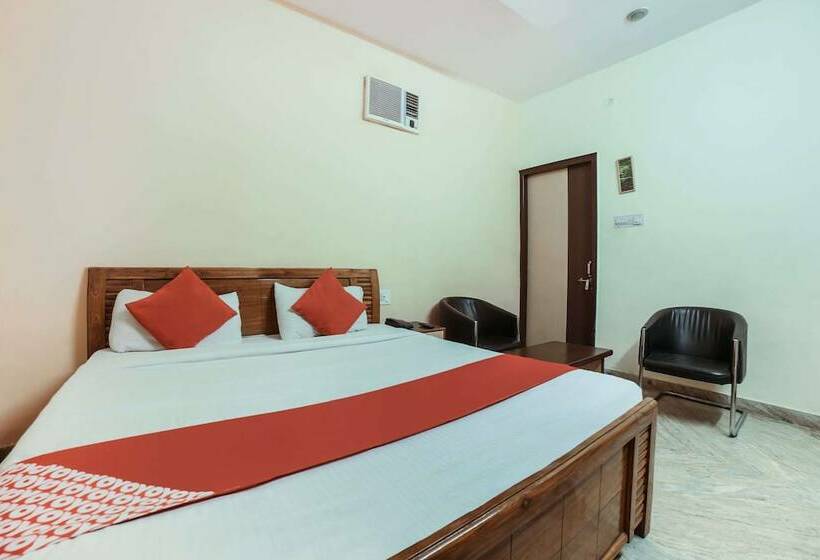 فندق Dhruv Restaurants & Bar