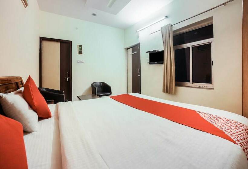 فندق Dhruv Restaurants & Bar