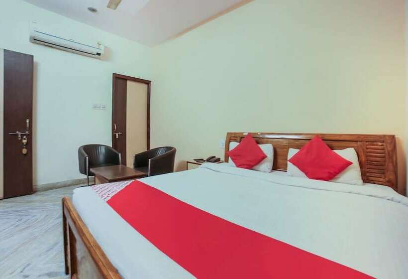 فندق Dhruv Restaurants & Bar