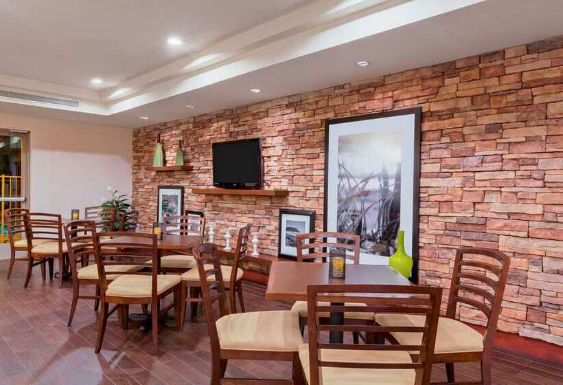 فندق Hampton Inn San Marcos, Ca