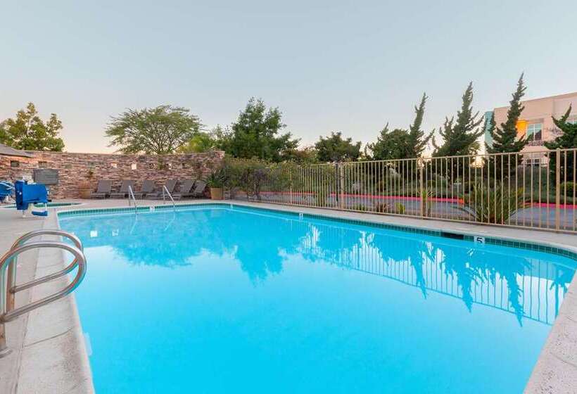 فندق Hampton Inn San Marcos, Ca