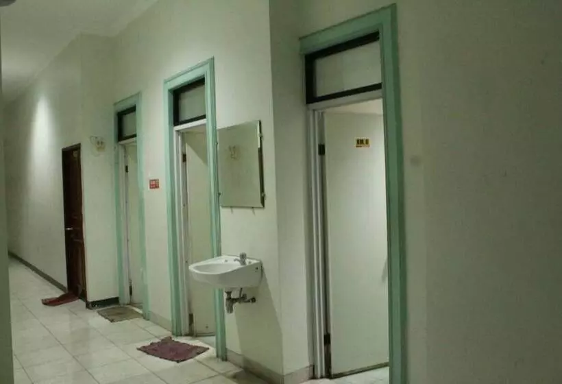 Hotel Imam Bonjol Hostel