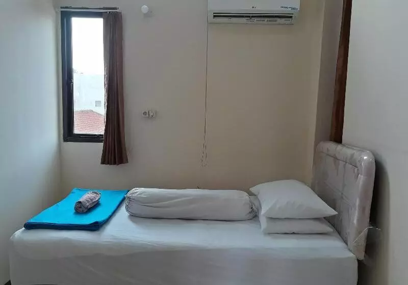 Hotel Imam Bonjol Hostel