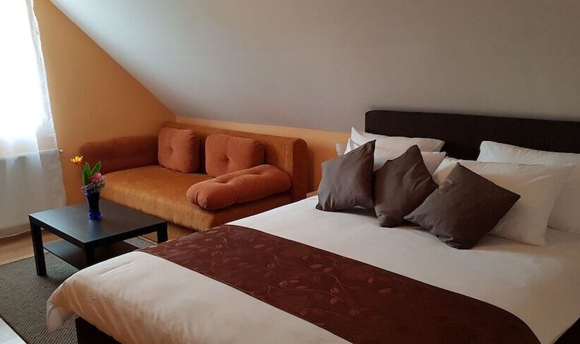 בית מלון כפרי Joy Guesthouse