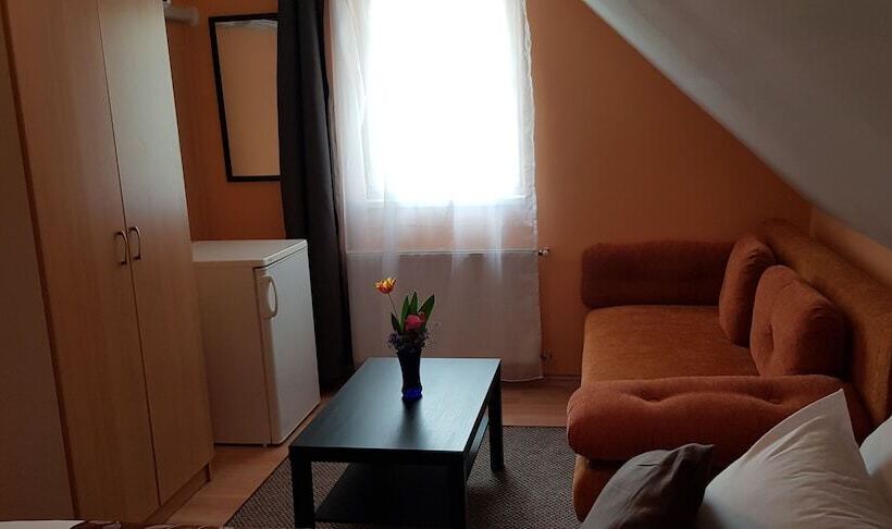 בית מלון כפרי Joy Guesthouse