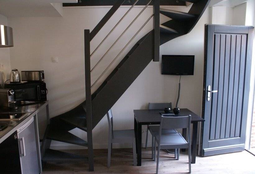 هتل La Cour Soubespin