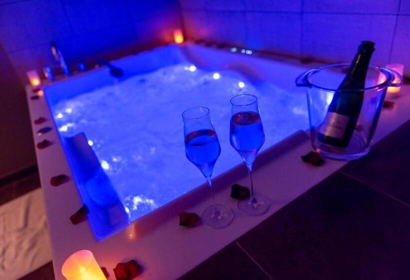 هتل La Parenthèse Envoutée