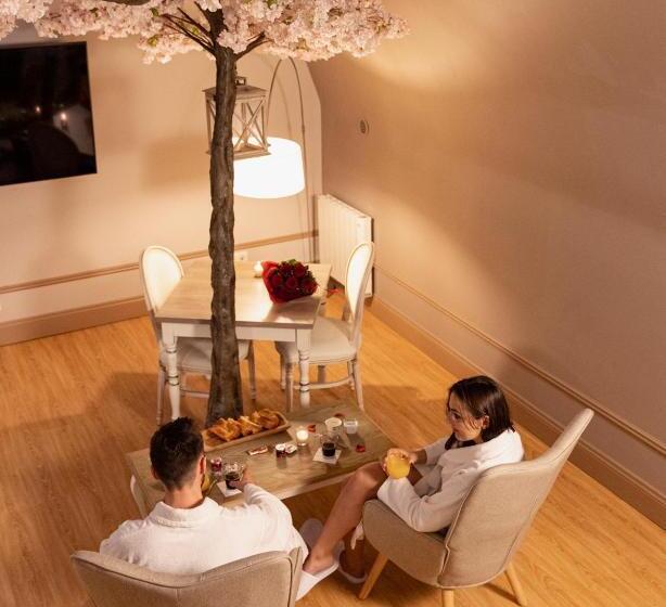 هتل La Parenthèse Envoutée