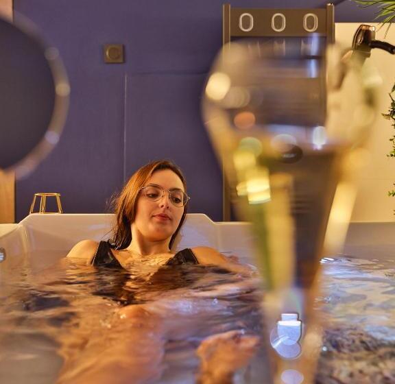 هتل La Parenthèse Envoutée