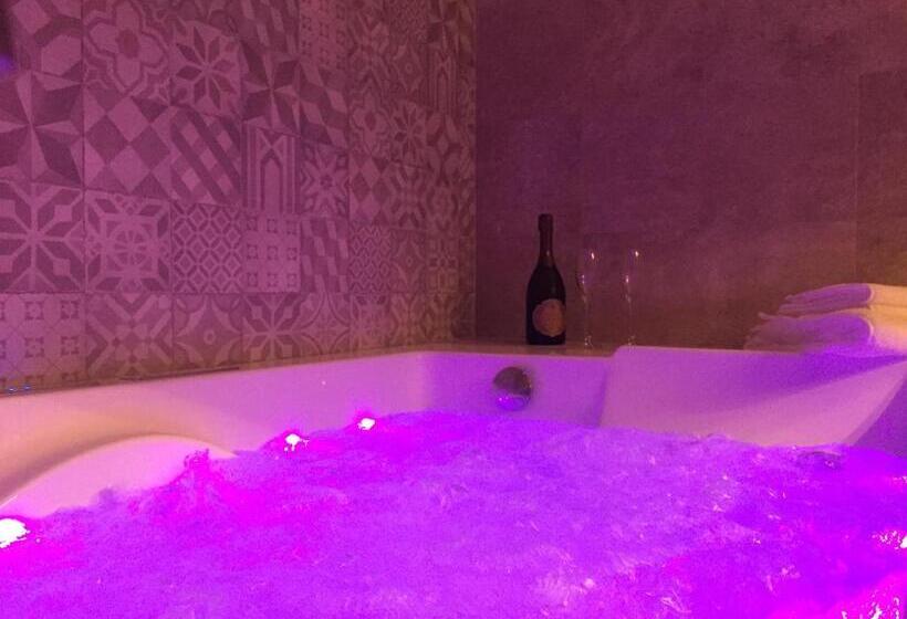 هتل La Parenthèse Envoutée