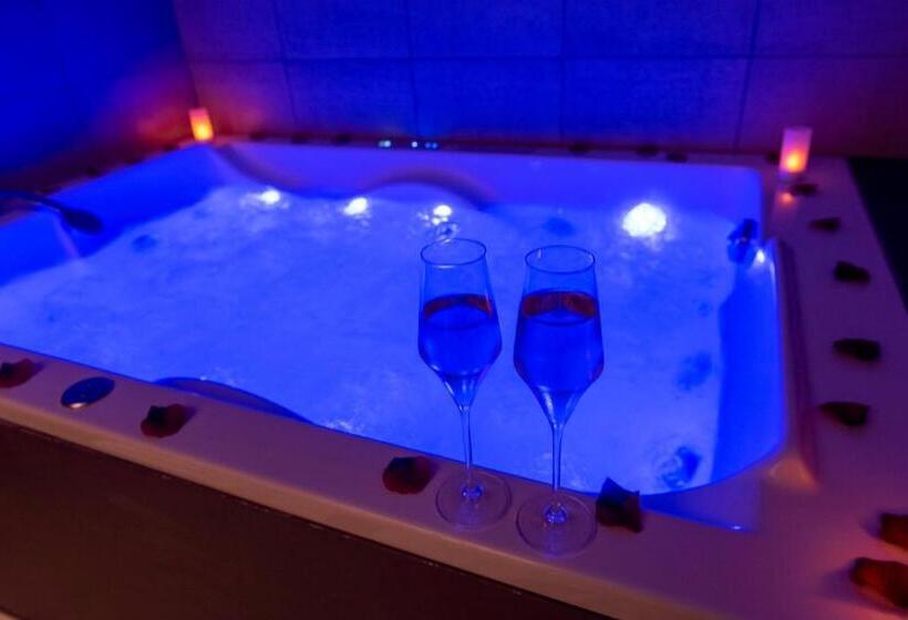 هتل La Parenthèse Envoutée