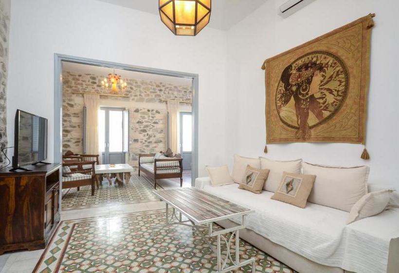 هتل Naxos Center Houses