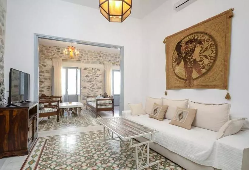 Hotelli Naxos Center Houses