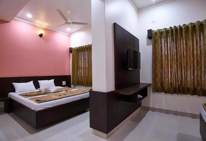 ホテル Pride Inn Shirdi