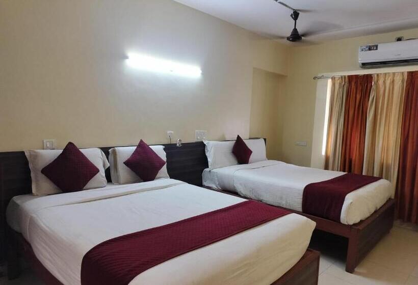 هتل Vyshak International