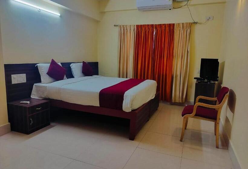 هتل Vyshak International