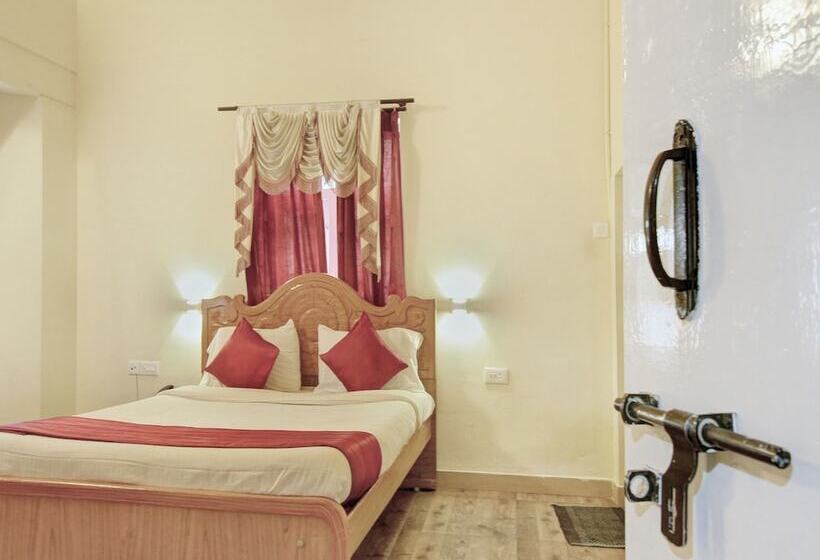 בית מלון כפרי Yogi Crescent Park