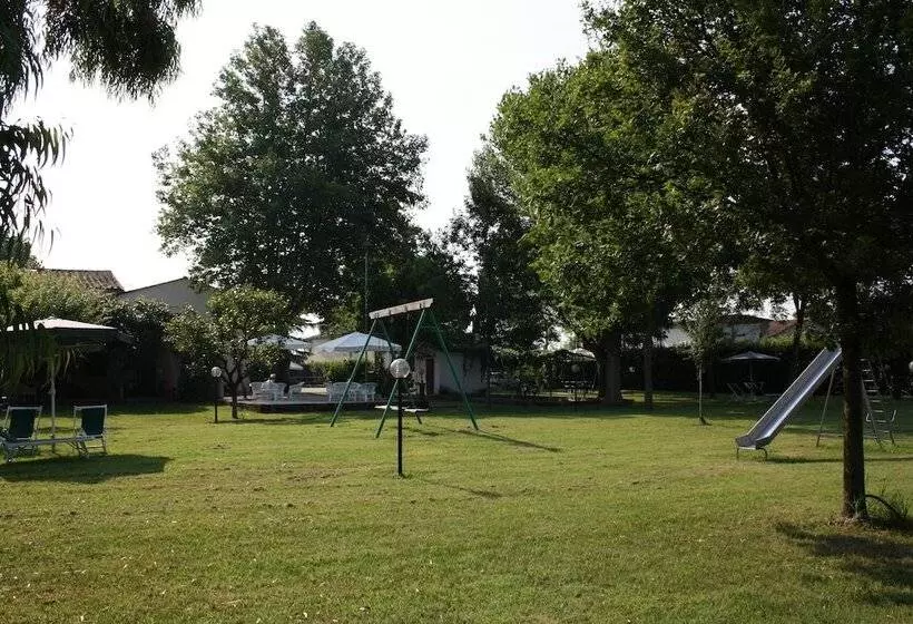ホテル Agriturismo La Pisana