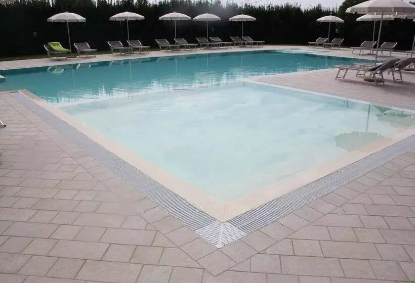ホテル Agriturismo La Pisana