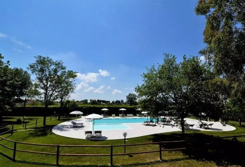 ホテル Agriturismo La Pisana