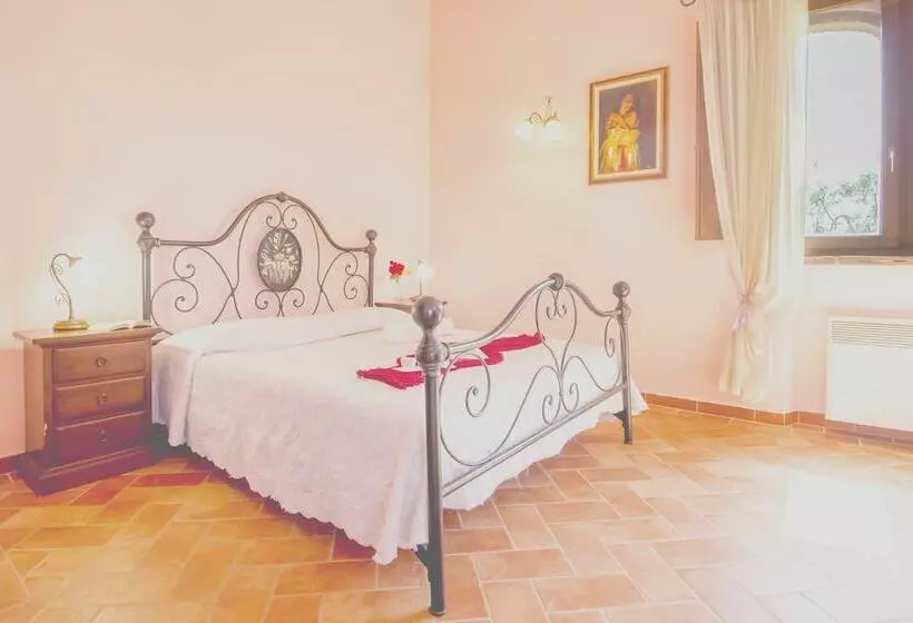 Hotelli Agriturismo Poggio Pistolese