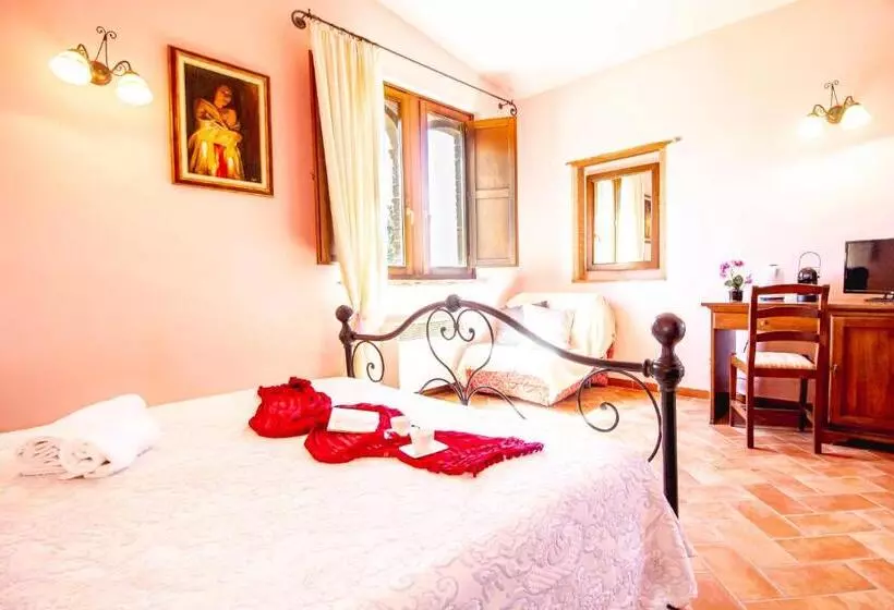 Hotelli Agriturismo Poggio Pistolese