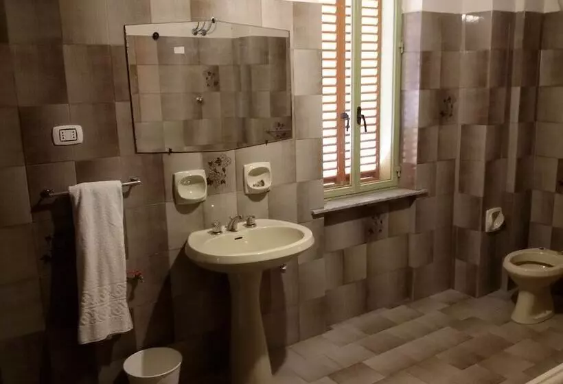 ホテル B&b Oliveto Longo