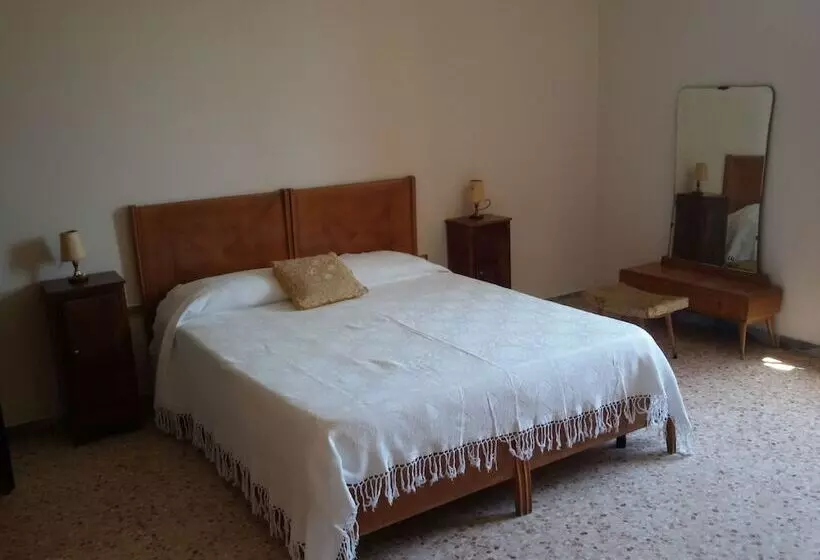 ホテル B&b Oliveto Longo