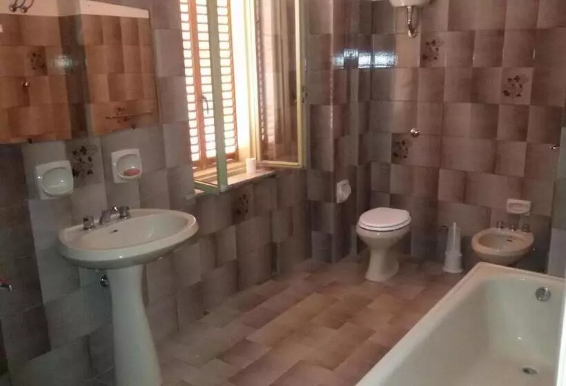 ホテル B&b Oliveto Longo
