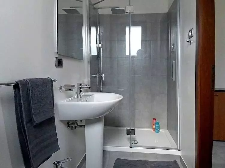 هتل Casa Sul Lago   Alla Vecchia Cava