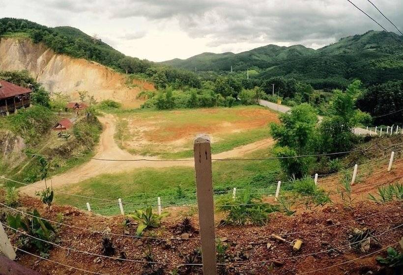 فندق Chomdoy Bungalow & Restaurant