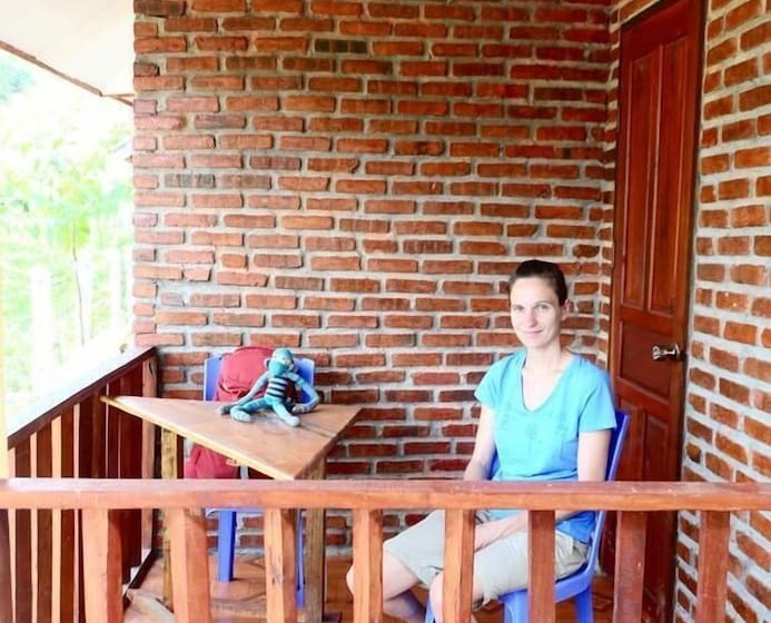 فندق Chomdoy Bungalow & Restaurant