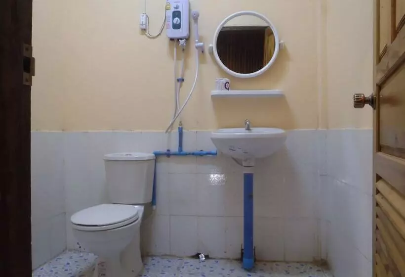 هتل Chomdoy Bungalow & Restaurant