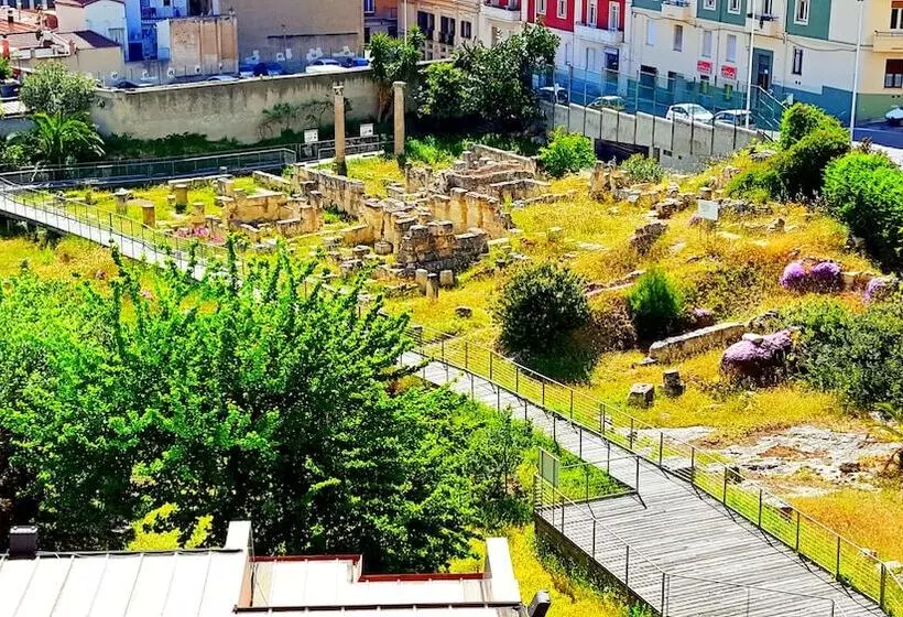 هتل Colibri Prestige Rooms  Roman Ruins View