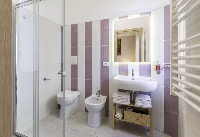هتل Colibri Prestige Rooms  Roman Ruins View