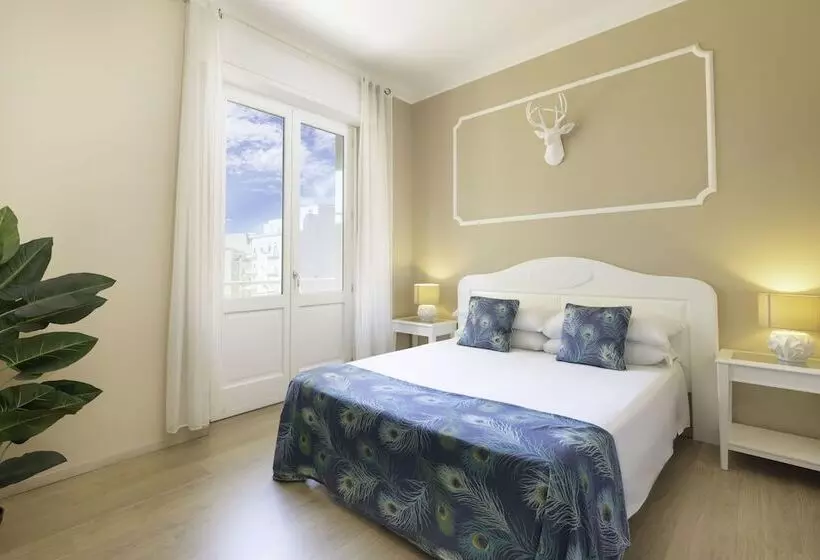 هتل Colibri Prestige Rooms  Roman Ruins View