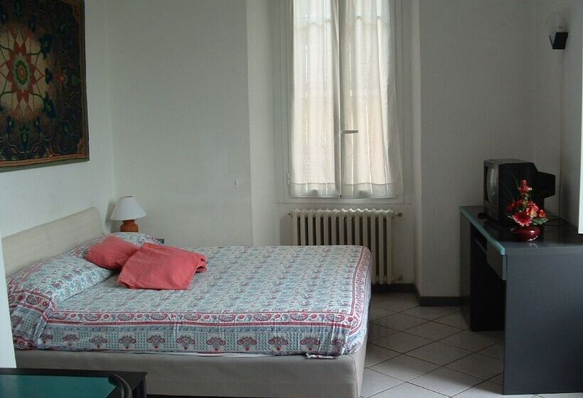 هتل Holiday Residence