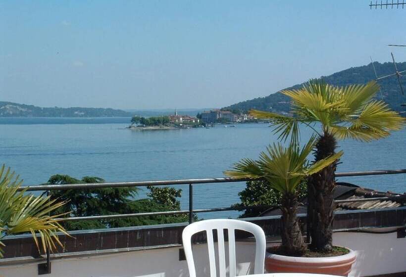 هتل Holiday Residence