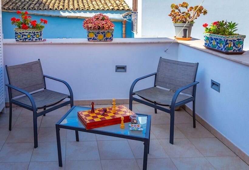 هتل La Finestra Sul Cortile B&b