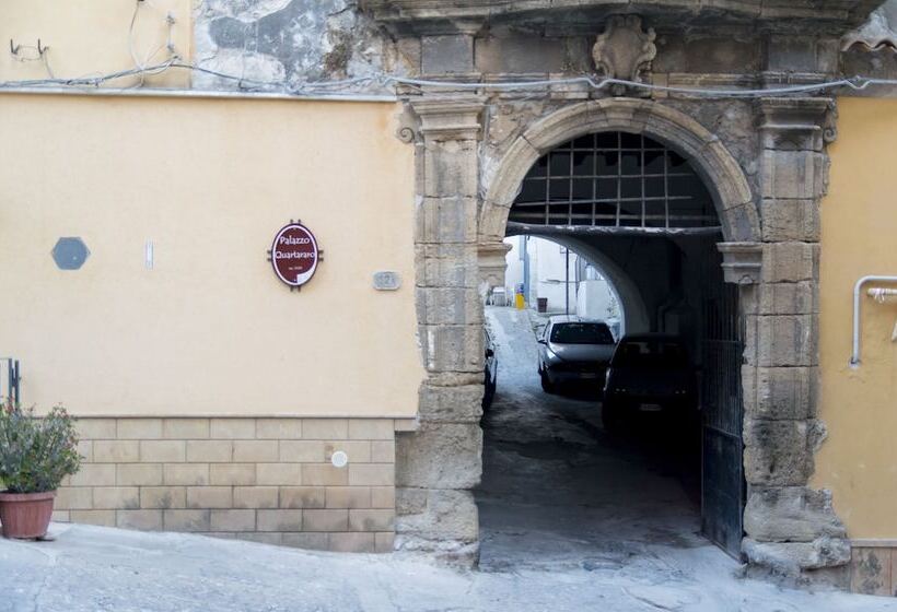 هتل La Finestra Sul Cortile B&b