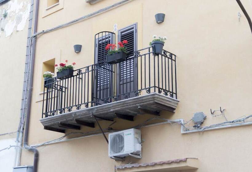 هتل La Finestra Sul Cortile B&b